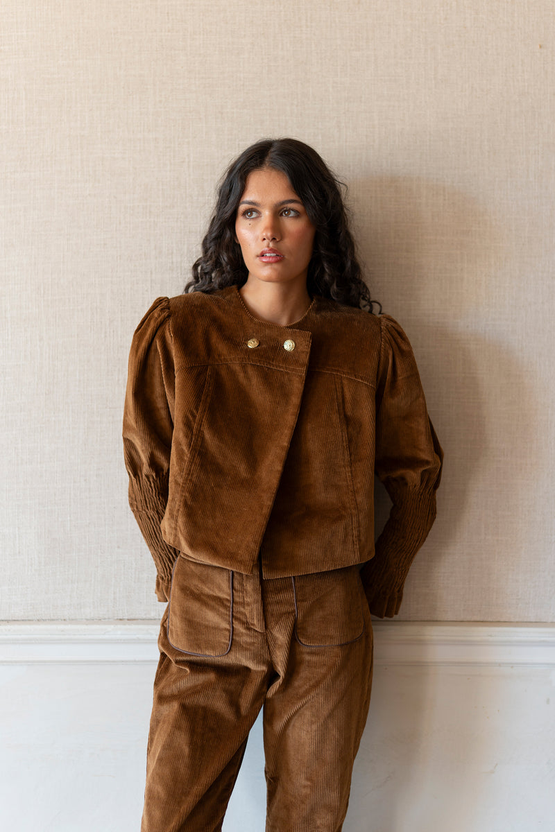 Chaqueta pana marrón